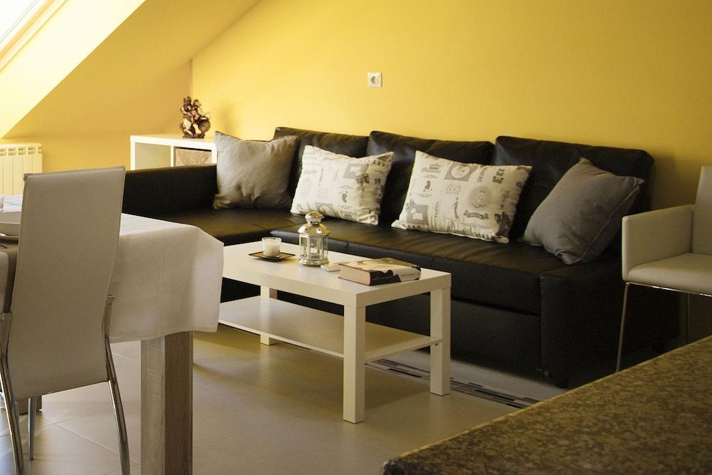 Dpcristal Hotel Sarria Ngoại thất bức ảnh