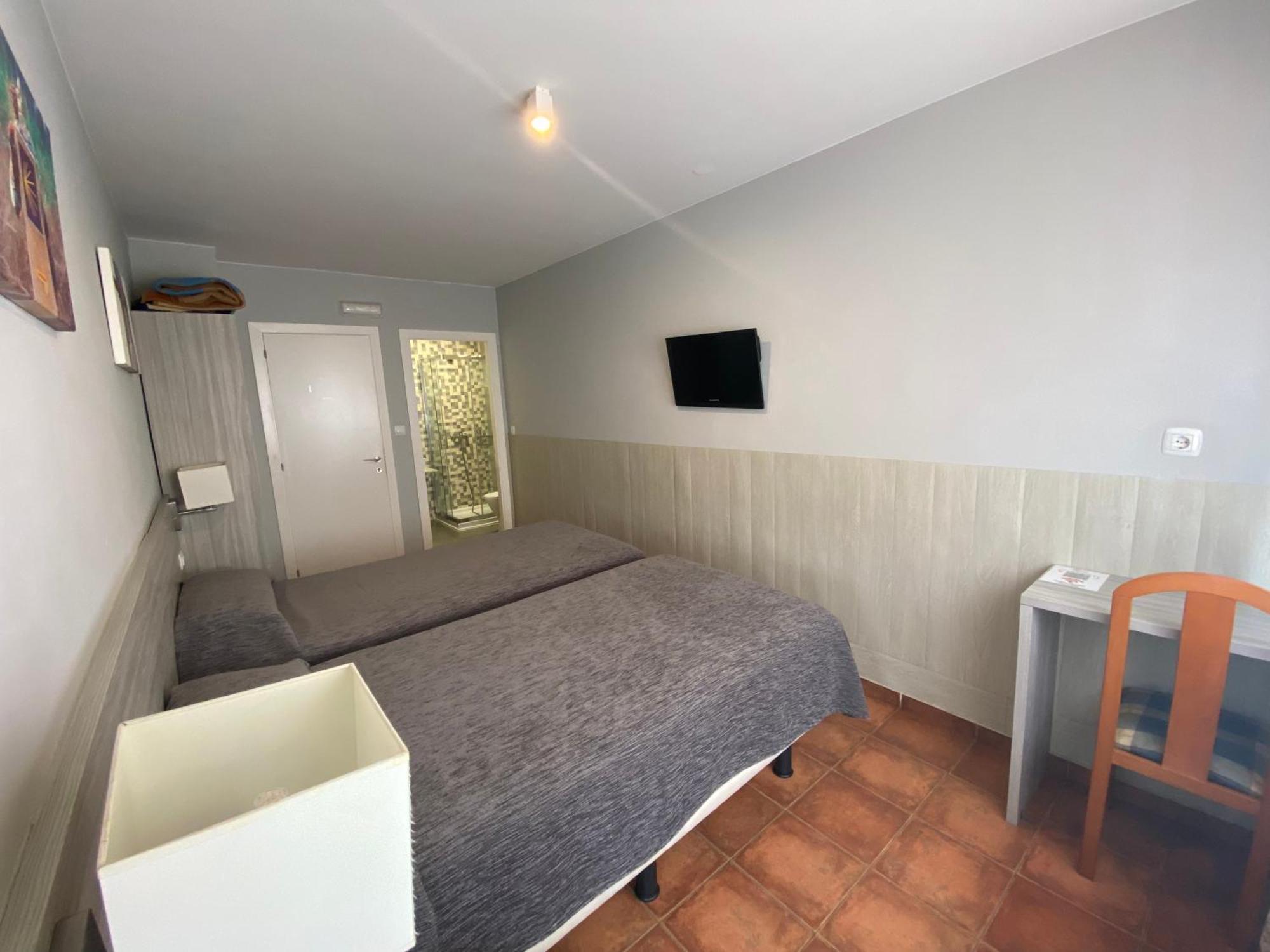 Dpcristal Hotel Sarria Ngoại thất bức ảnh
