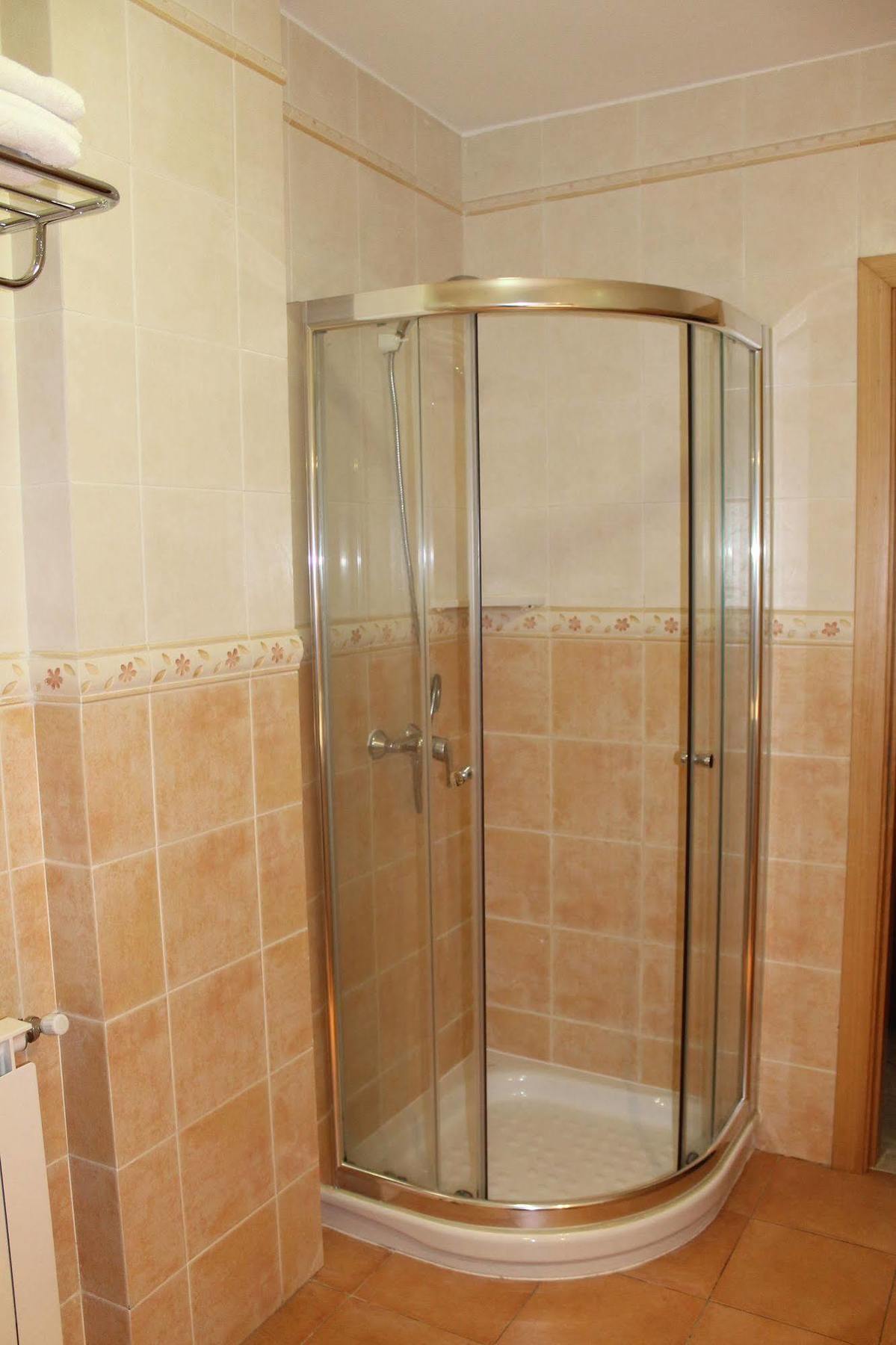 Dpcristal Hotel Sarria Ngoại thất bức ảnh