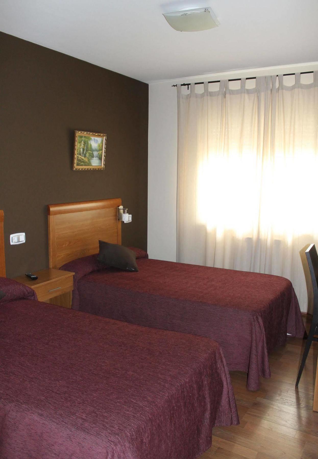 Dpcristal Hotel Sarria Ngoại thất bức ảnh