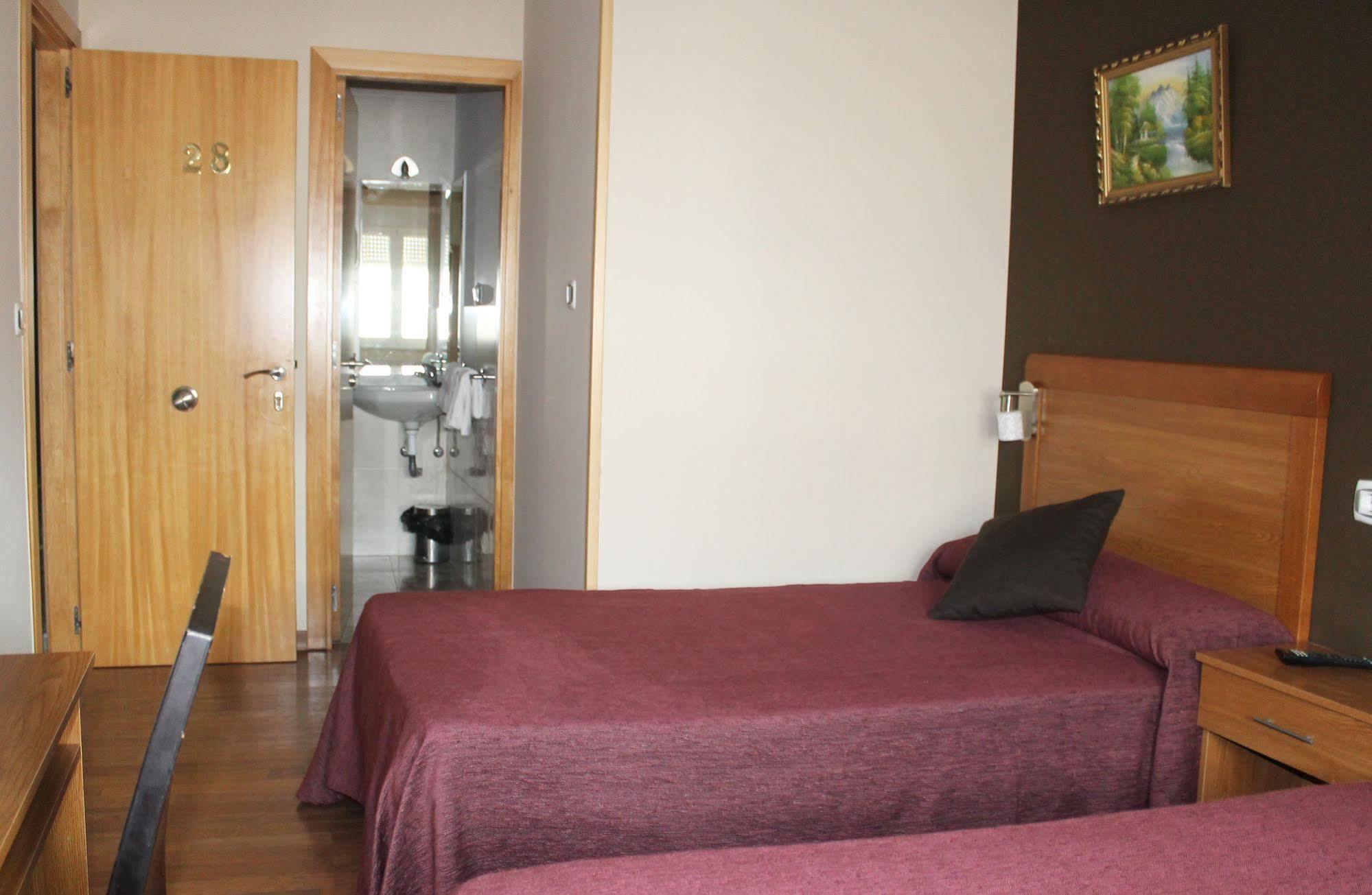 Dpcristal Hotel Sarria Ngoại thất bức ảnh